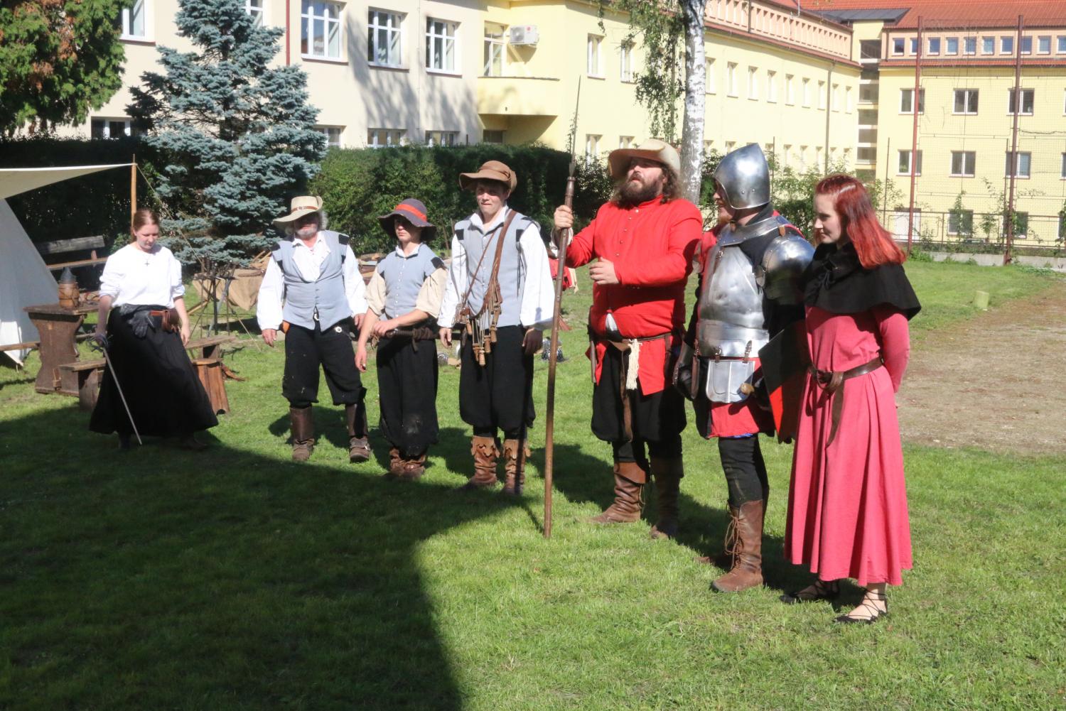 Fotografie - Šermíři na hradbách